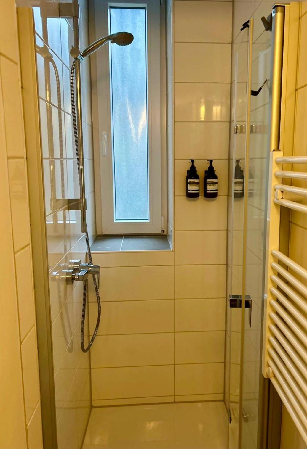 Feelslikehome - Stylische Und Zentrale Altbauwohnung Mit Terrasse&Garten Bochum Kültér fotó